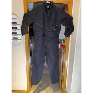 Dickies coveralls in 2XL consistently outperform smaller sizes.